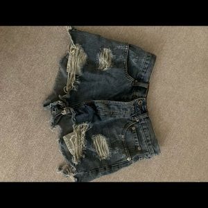 Distressed Denim Signature 8 Shorts Size Small